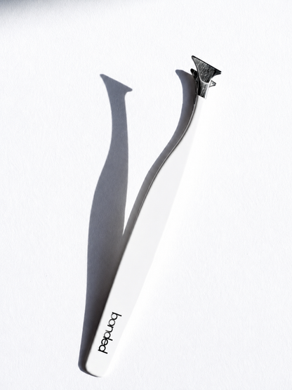 Pre Glued Flat tipped tweezers for easier application